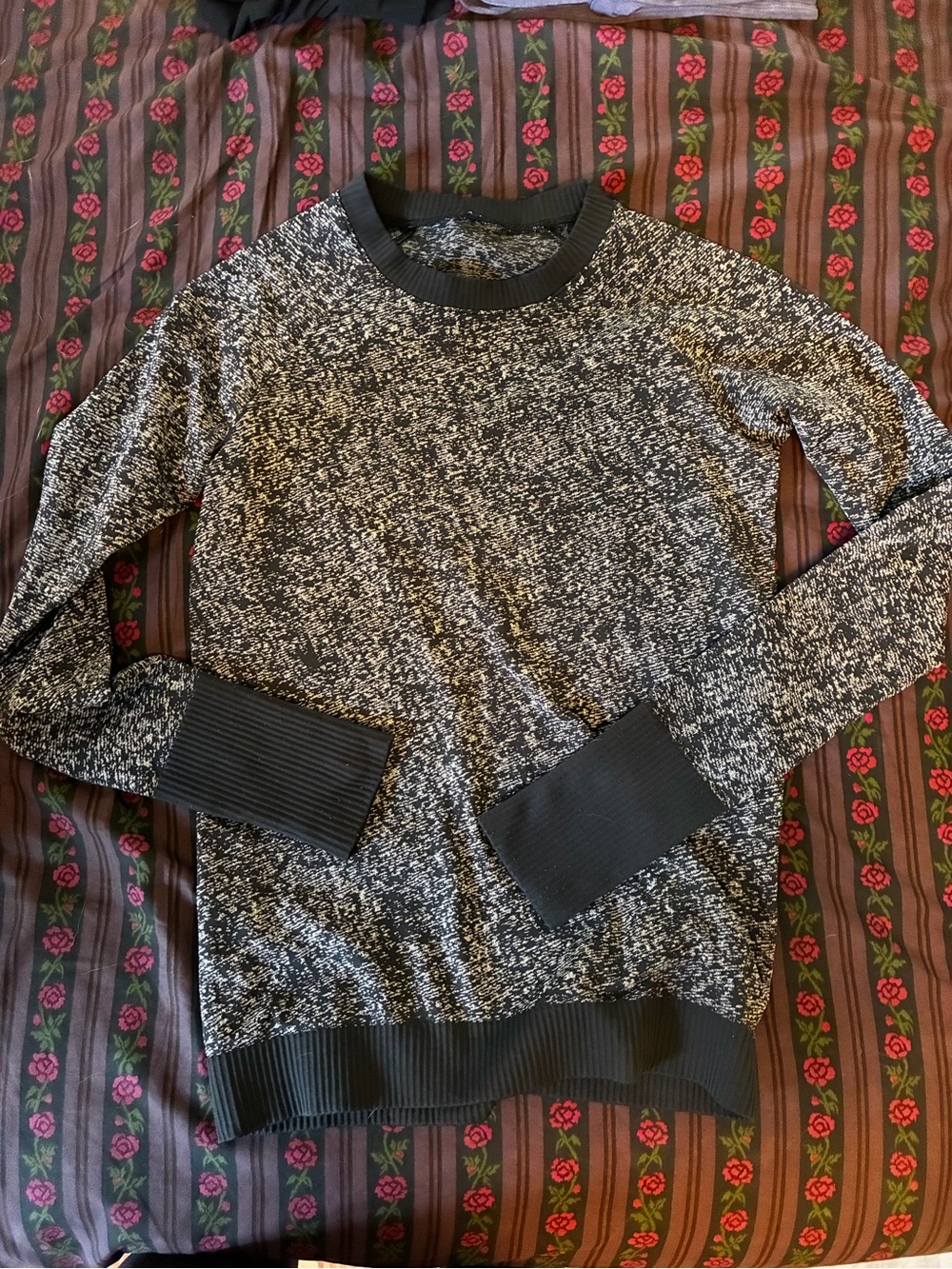 lululemon athletica Women’s Black & White Marled Long Sleeve Shirt